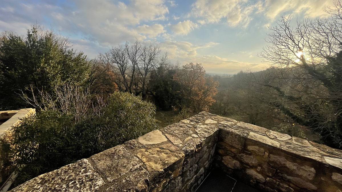 La vue de la terrasse de notre  gîte  en Ardèche méridionale